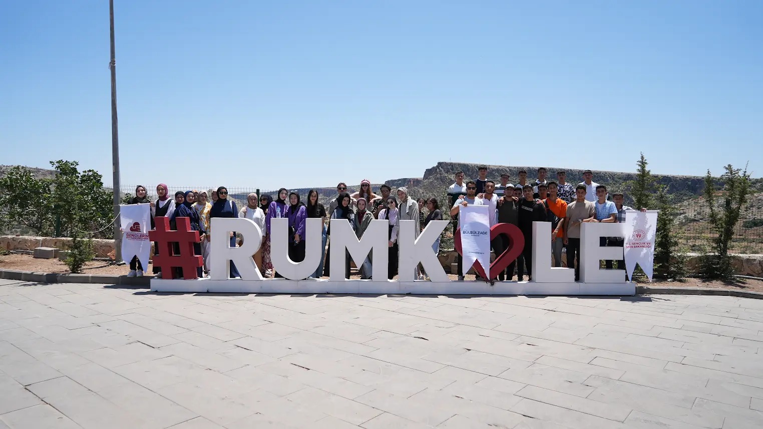 Gençlerle ''Geleceğe Işık Ol'' Projesi Kapsamında Rum Kale Gezisi Düzenlendi