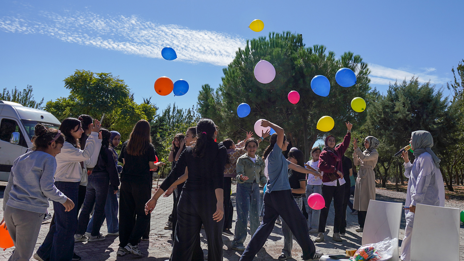 Gençler “Geleceğe Işık Ol” Projesiyle Piknikte Buluştu