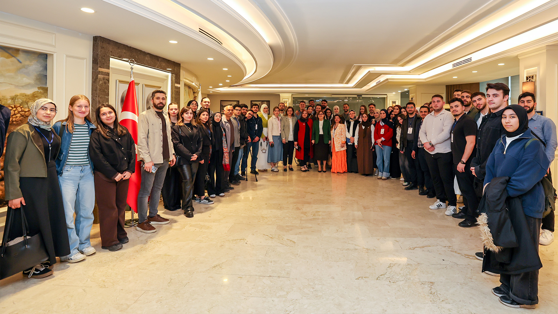 Sınır Tanımayan Gençler Gaziantep’in Başarı Modelini Fatma Şahin’den Dinledi